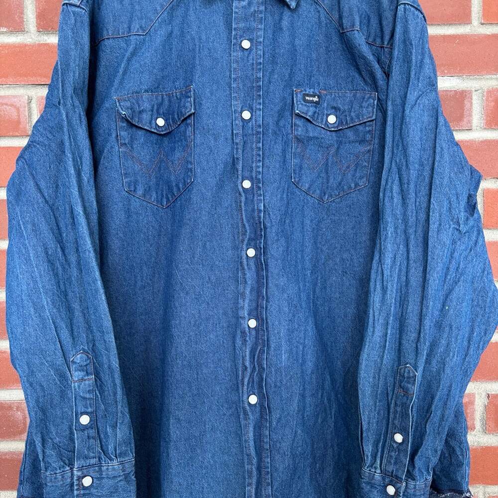 Men’s Vintage Wrangler button up denim shirt